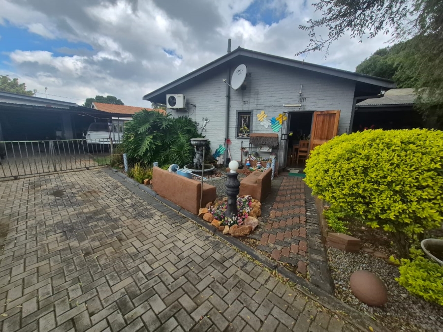 3 Bedroom Property for Sale in Oos Einde North West